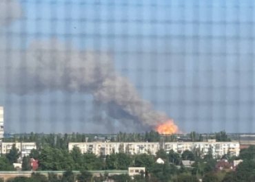 Под Чернобаевкой масштабный пожар: громыхают взрывы