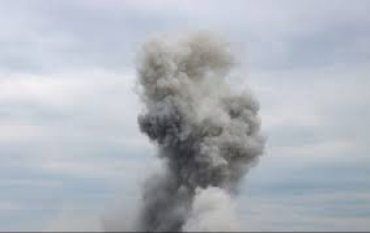 У Херсоні пролунав потужний вибух у районі “Епіцентру”: валить дим