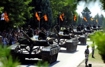 Північна Македонія відправила до України танки Т-72. Відео колони