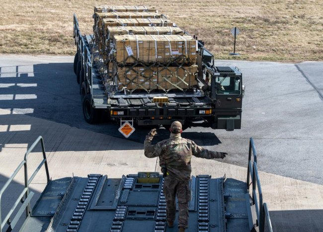 США можуть відновити військову допомогу Україні: названо терміни