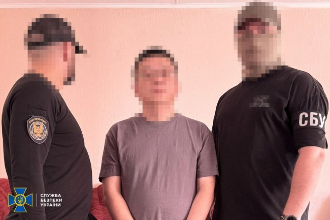 СБУ затримала китайських шпигунів, які намагалися викрасти технології ракет «Нептун» СБУ затримала китайських шпигунів, які намагалися викрасти технології ракет «Нептун»