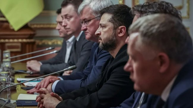 Чому Зеленський дав Путіну 40 днів для закінчення війни – The Economist
