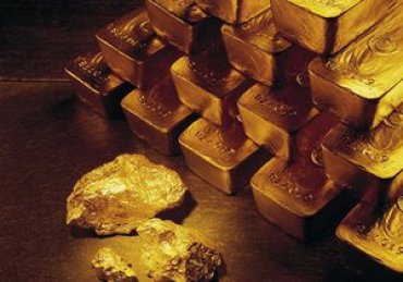 Цена на золото рухнула до трехнедельного минимума