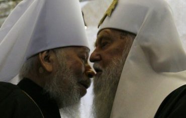 В УПЦ МП объявили поцелуй Филарета «провокацией раскольников»