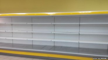 В крымских супермаркетах снова опустели полки