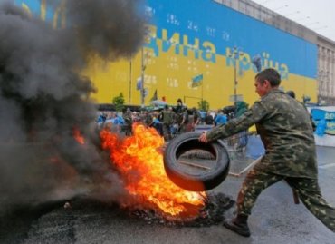 Во время уборки на Майдане произошел пожар