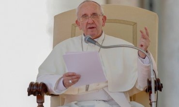 Папа Франциск впервые дал радио-интервью в прямом эфире