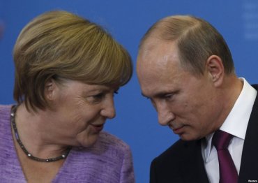 Меркель намерена продолжать диалог с Путиным