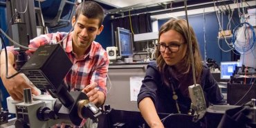 Ученые сконструировали фотонную пушку для квантового компьютера