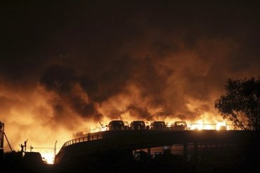 Взрыв в Китае: 42 человека погибли, сотни ранены, разрушены десятки зданий