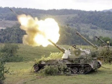 Украина не будет отводить тяжелое вооружение