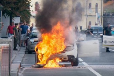 В Киеве сгорел автомобиль посольства США