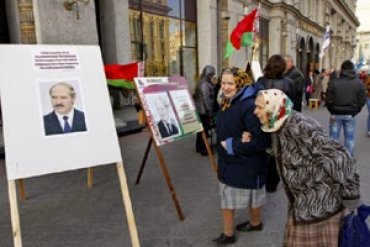 Пять кандидатов в президенты Белоруссии продолжают предвыборную гонку