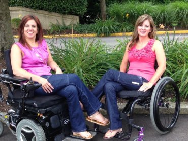 Американка создала легкоодевающиеся джинсы для инвалидов