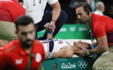 На Олимпиаде французский гимнаст сломал ногу во время прыжка