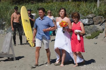 Полуголый премьер Канады попал на свадебное фото