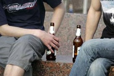 В Украине ужесточили законы: за пиво на лавочке – общественные работы