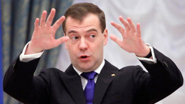 Медведев рассказал, когда в оккупированном Крыму снизят цены