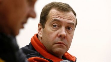 Медведев сегодня собрался в оккупированный Крым