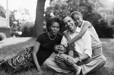 Как Обама заработал 60 млн долларов на чёрно-белом фото из семейного архива