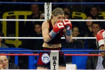 Чемпионка мира по боксу умерла в 26 лет
