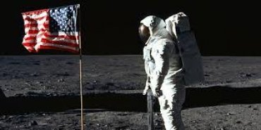 Инопланетяне не дали США взорвать атомную бомбу на Луне