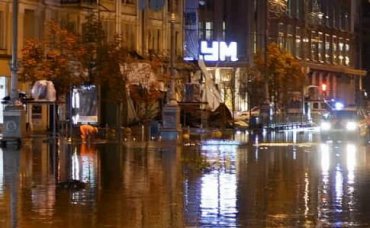 Центр Киева ночью ушел под воду