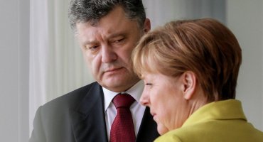 Меркель позвонила Порошенко перед встречей с Путиным