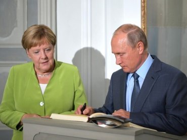Меркель изложила Путину план ввода миротворцев на Донбасс