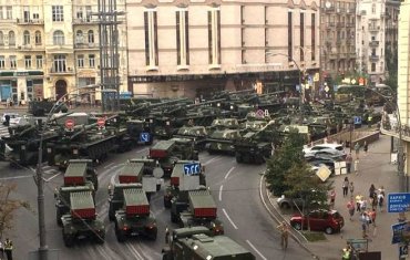 В центре Киева транспортный коллапс из-за подготовки к военному параду