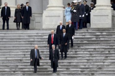 Трампа не пригласили на церемонию прощания с Маккейном