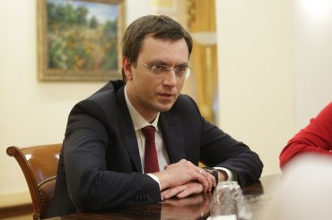 Министр инфраструктуры Омелян обвинил Зеленского в уничтожении Украины
