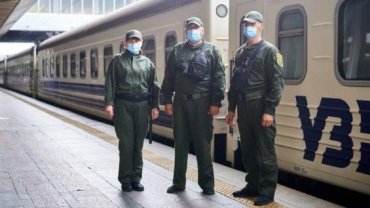 Пассажирских поезда в Украине теперь охраняют военные