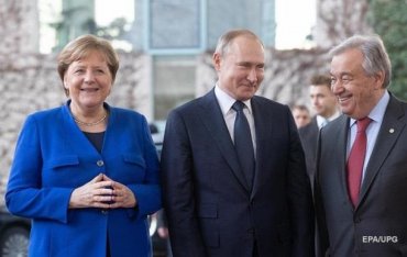 Меркель перед Киевом посетит Москву