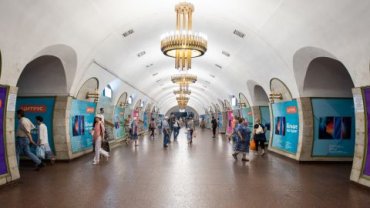 Кашель та задуха: у Києві скаржаться на невідому речовину у метро