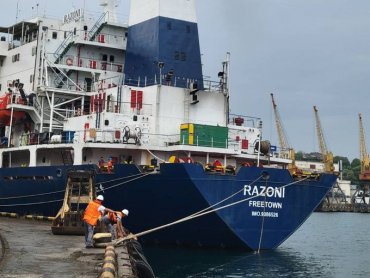 Покупець відмовився від українського зерна, вивезеного першим судном із Одеси