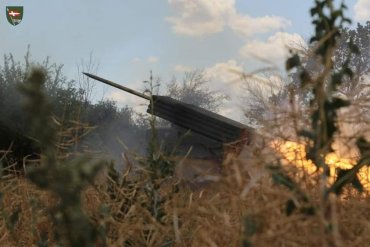 Окупанти на Донбасі вели масовані обстріли і розвідку боєм
