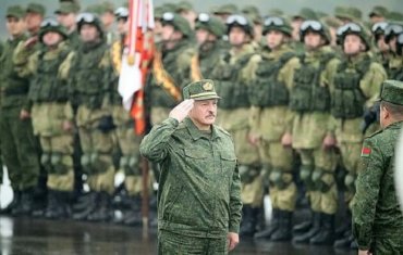 Близько 13 тисяч білоруських військових погодились воювати проти України: можливі провокації на кордоні