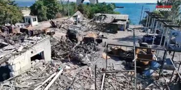 В Новій Каховці влучним ударом ЗСУ знищено базу окупантів. Відео