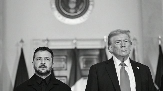 Директор ЦРУ на полі для гольфу переконує Трампа продовжити передавати розвідданні Києву для ударів по РФ — The Atlantic