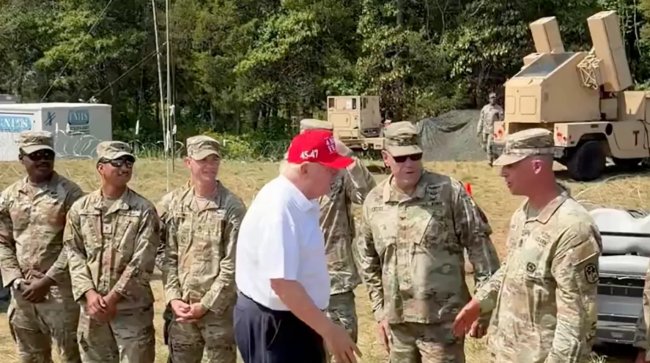 Трампа грає у гольф під прикриттям ракет Stinger і радара Sentinel