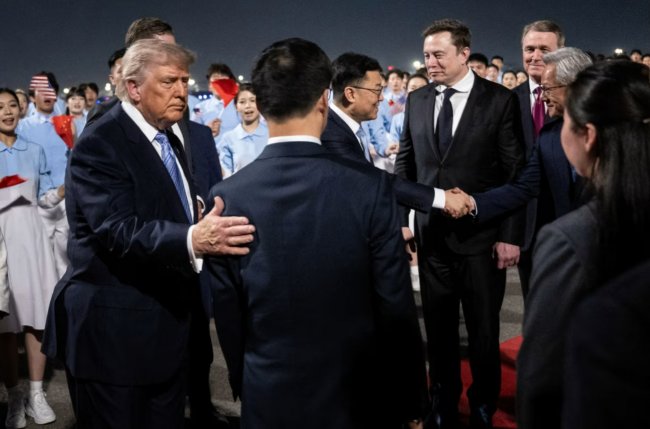 Після річної сварки Маск знову з Трампом. На кону — контроль над Конгресом – WSJ