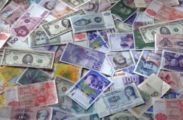 Нацбанк хочет печатать иностранные деньги
