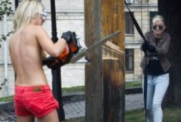 ЖЖ закрыл блог FEMEN за экстремизм
