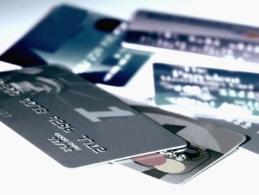 Эксперты считают кредитные карты магазинов опасными