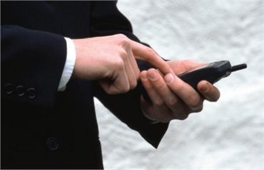 Наличие мобильного телефона негативно влияет на общение и отношения, – исследование