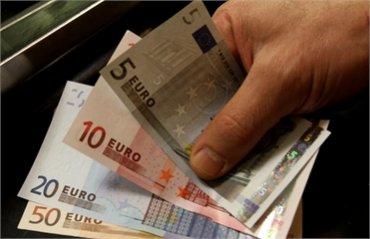 Анализ: Почему евро так высоко взлетел