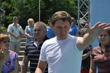 Луганский мажоритарщик Сергей Шахов гордиться тем, что объявлен в розыск