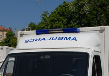 В Харькове машина с пьяной молодежью врезалась в столб: пятеро пострадали