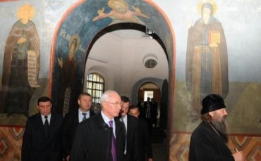 Азаров поручил восстановить церковь, в которой захоронен основатель Москвы
